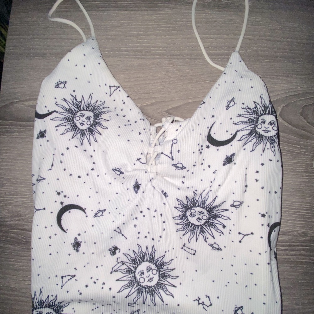 aesthetic tank top 🌙